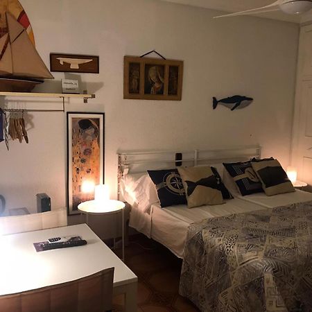 Bed&Coffee - Habitacion En Vivienda Habitual Lejlighed Santa Pola Eksteriør billede